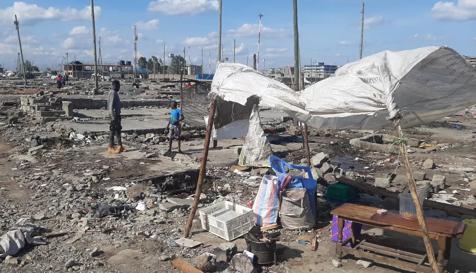 Food stall in the midst of the demolished areas of Mukuru (Photo: Brighton Ochieng Odwar)